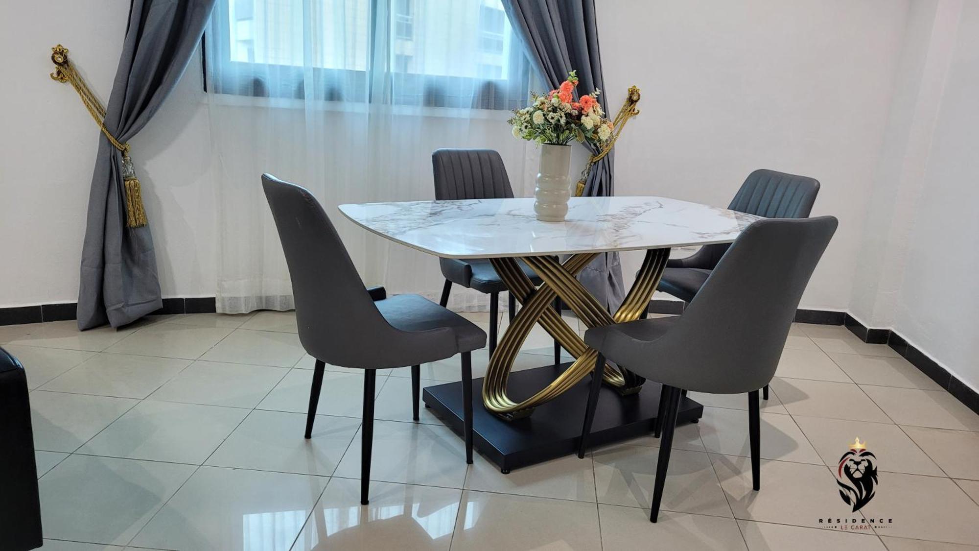 Residence Le Carat Douala Bagian luar foto
